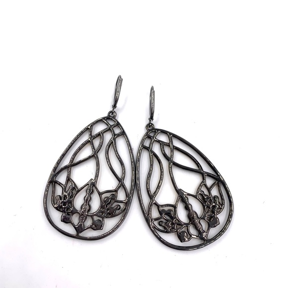 VT Luxe Open Work Lotus Flower Drop Earrings NWOT - Picture 12 of 13